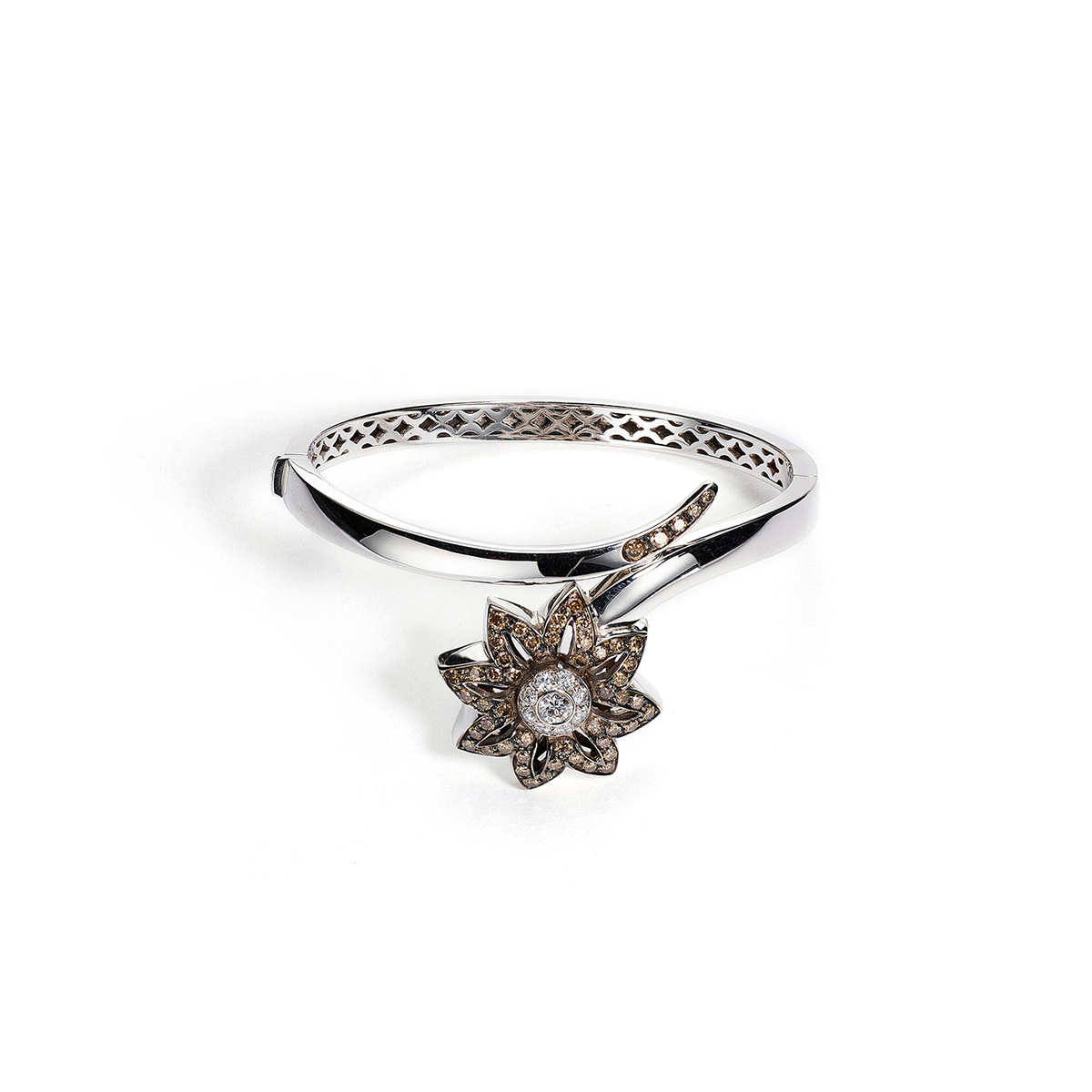 brown-diamonds-18k-white-gold-flower-bangle