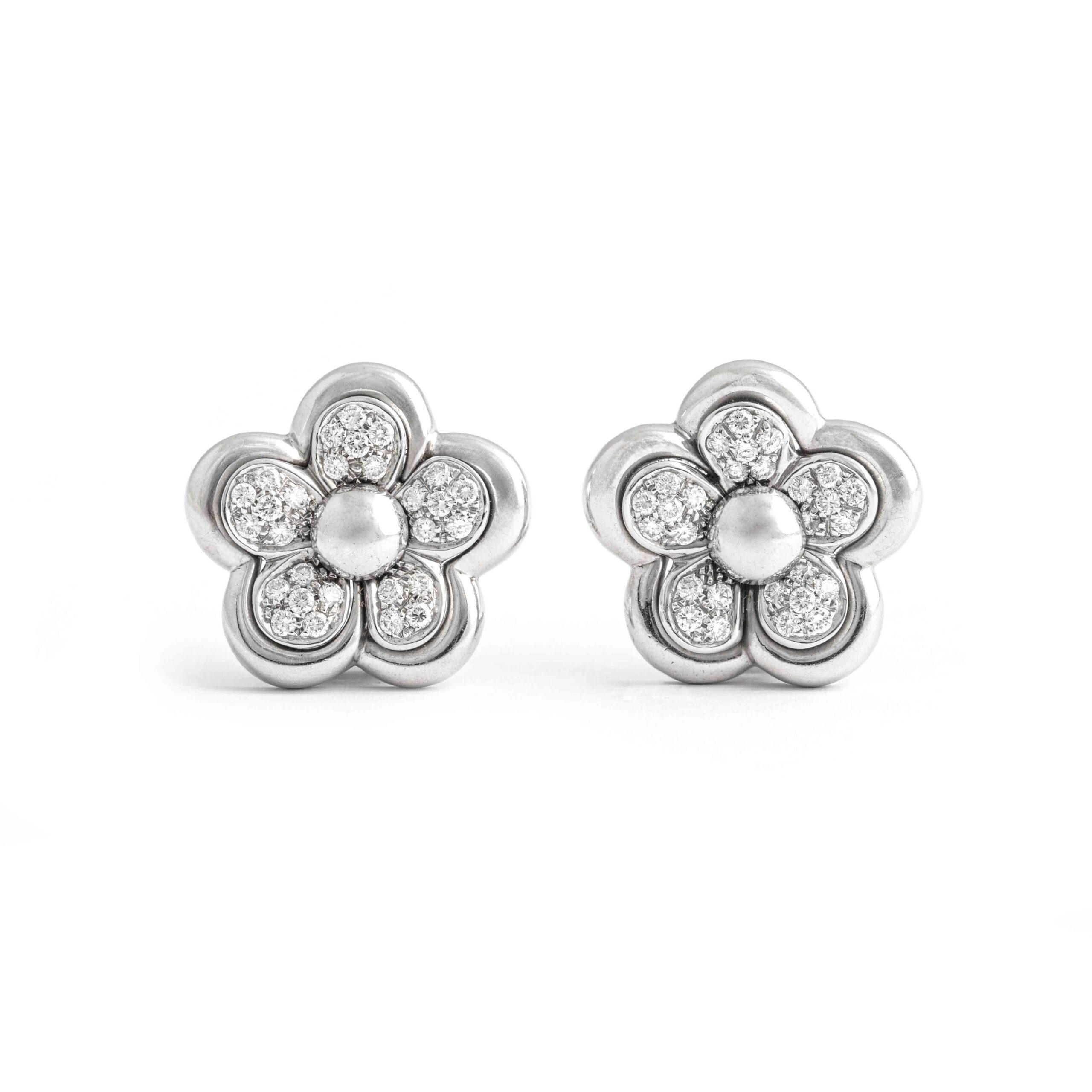 Diamond White Gold 18K Flower designed Ear Clips. Total gross weight