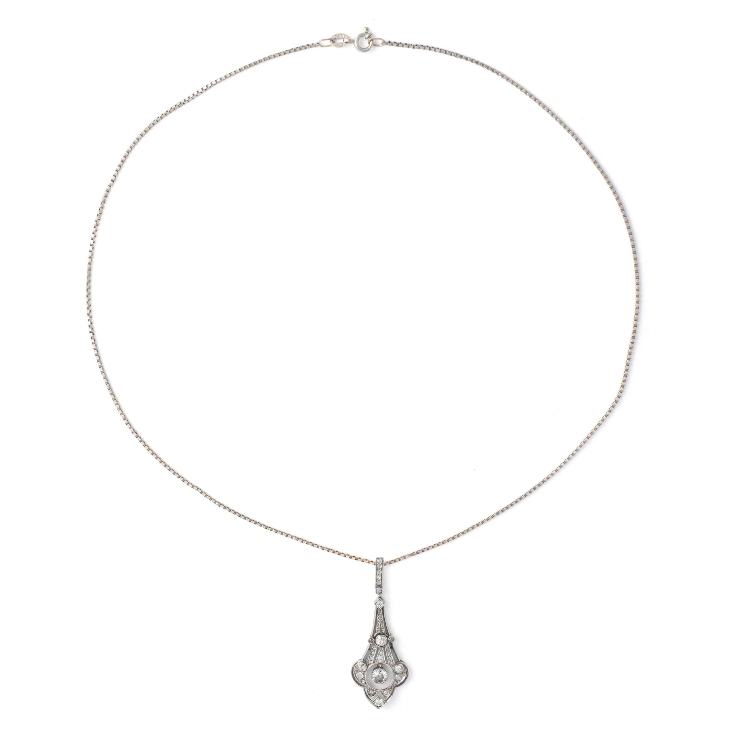 Diamond platinum and white gold pendant chain necklace. Old mine cut. Circa 1930. Total weight