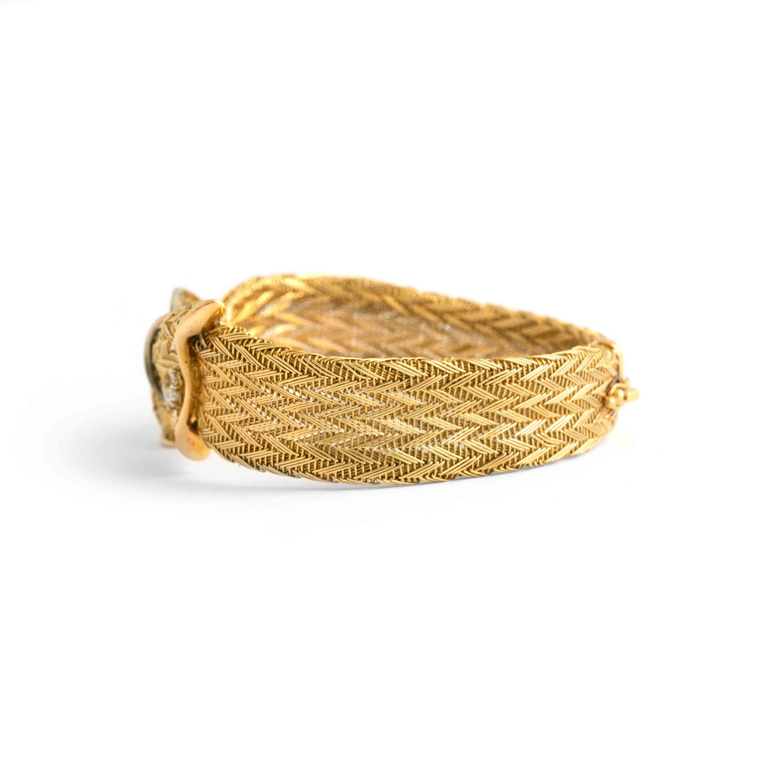 Vintage Diamond Yellow Gold 18K Bracelet. Circa 1960. set with 5 diamonds and 12 diamonds. Length
