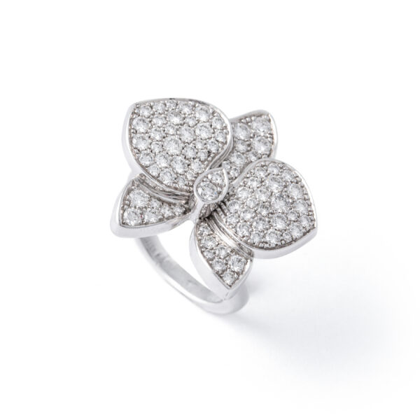 Cartier Ring Orchidée Diamond and White Gold 18K. Signed Cartier, numbered and marked. With original box. Dimensions Orchidée: approx. 2.30 centimeters x 2.30 centimeters. Total weight: 12.59 grams. Ring Size: 51 / 5.75 US.